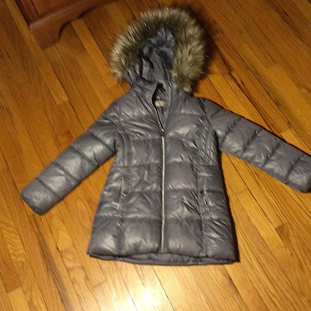 🌼 Michael Kors 🌼 Girls Puffer Coat w/ Detachable Hood faux fur trim, 7-8 - Picture 13 of 13